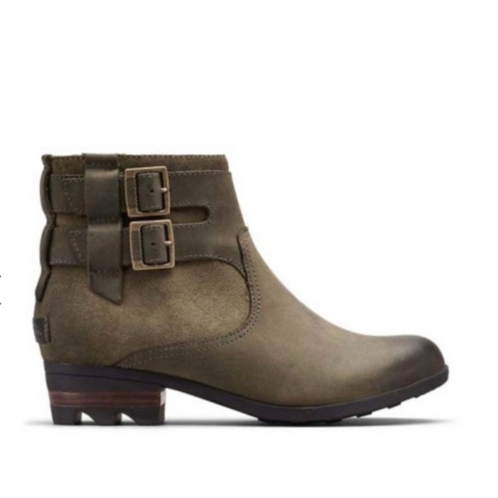 Sorel Lolla boot size 8